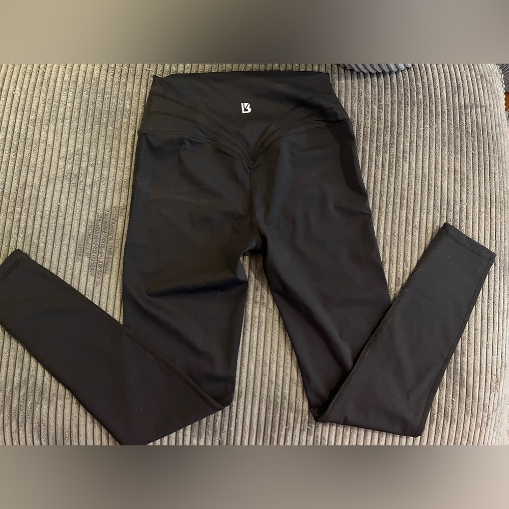 BuffBunny Black High-Waisted Scrunch Leggings - Picture 2 of 3